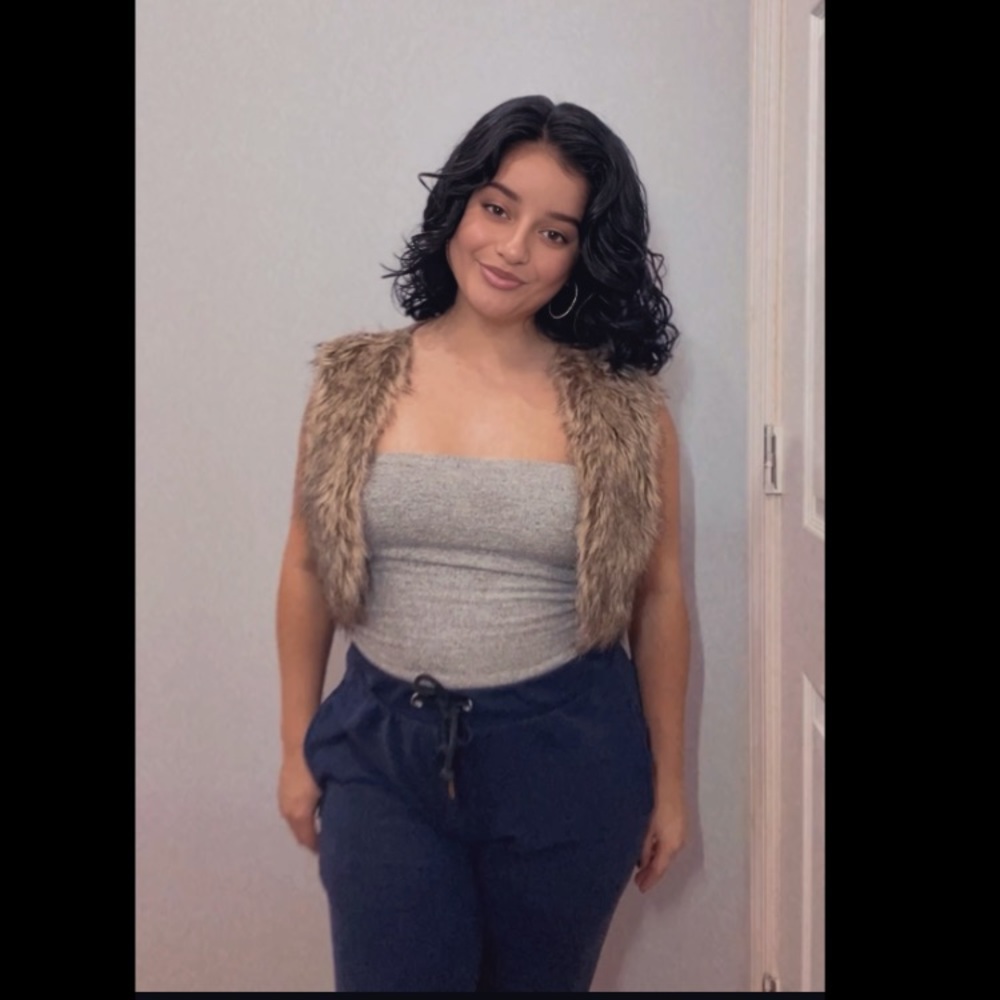 Cropped Faux Fur vest - Picture 2 of 8